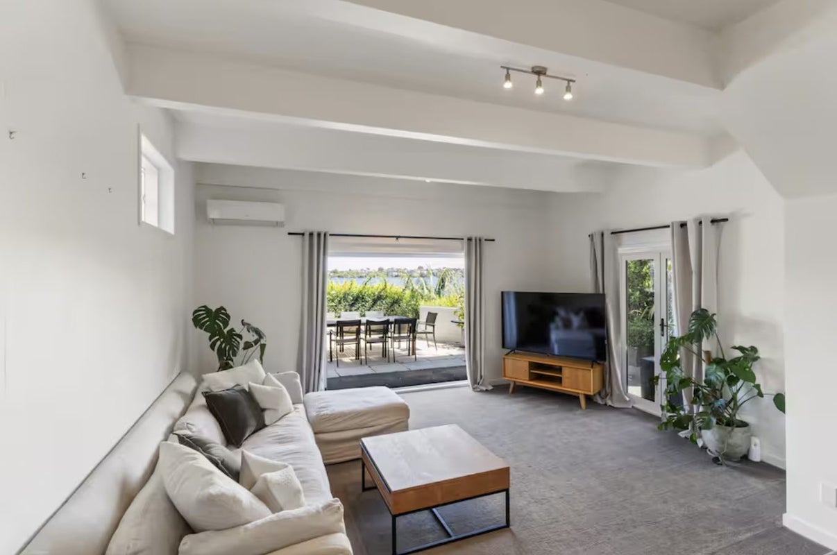 1/38 Kitchener Road, Milford, Auckland - Carousel 18
