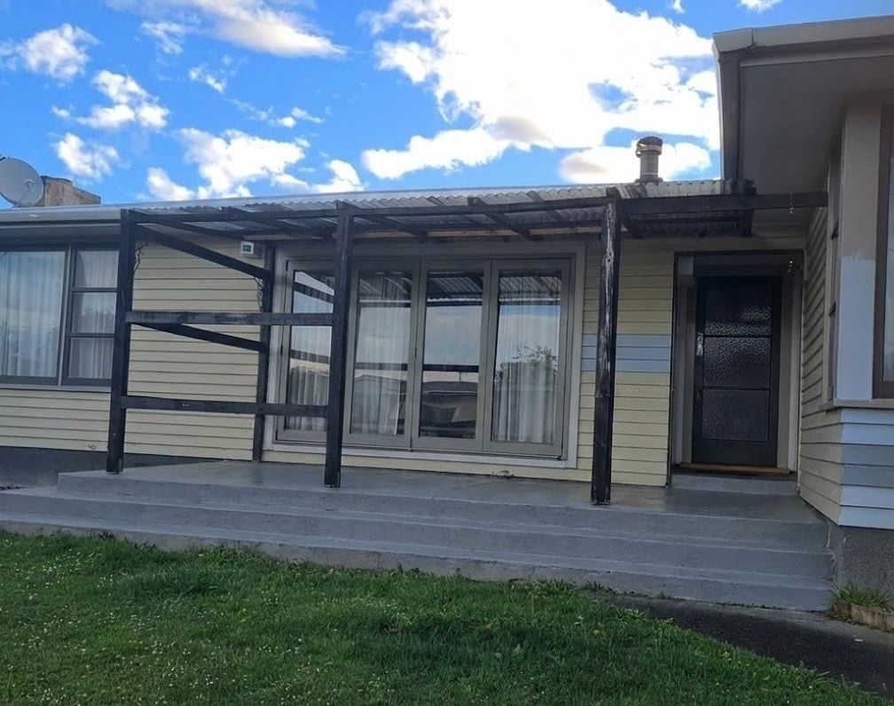 8 Flint Street, Milson, Palmerston North - Carousel 2