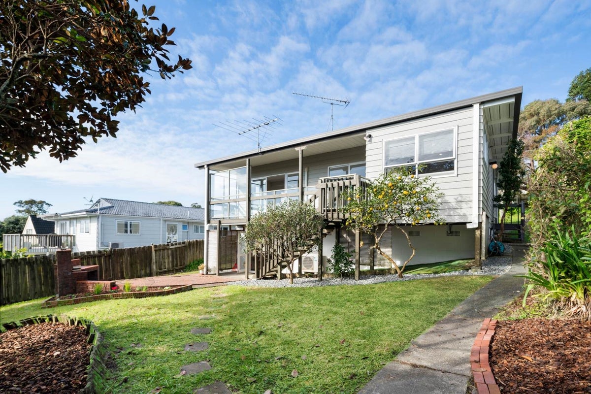 73 Alton Avenue, Hillcrest, Auckland - Carousel 2