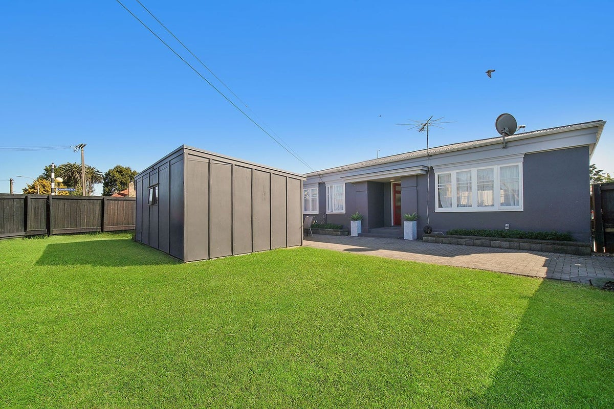 1/240 St George Street, Papatoetoe, Auckland - Carousel 1