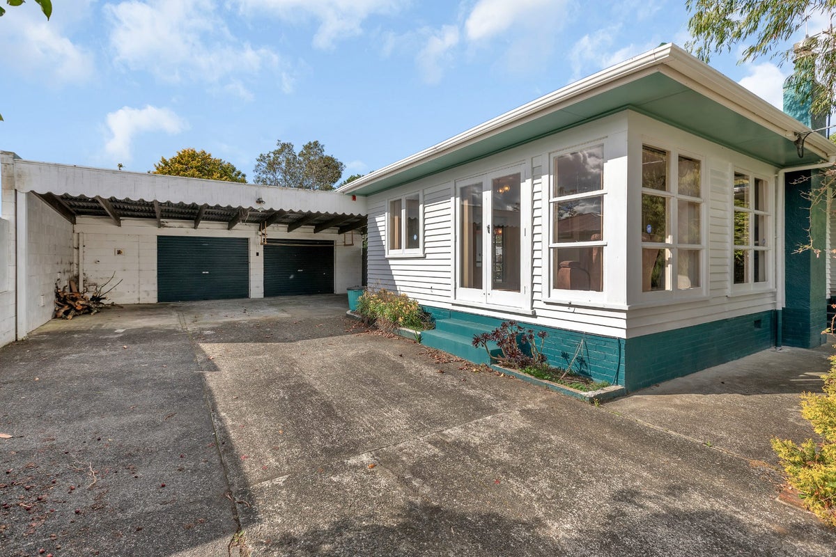 10 Denby Crescent, Tikipunga, Whangarei - Carousel 1