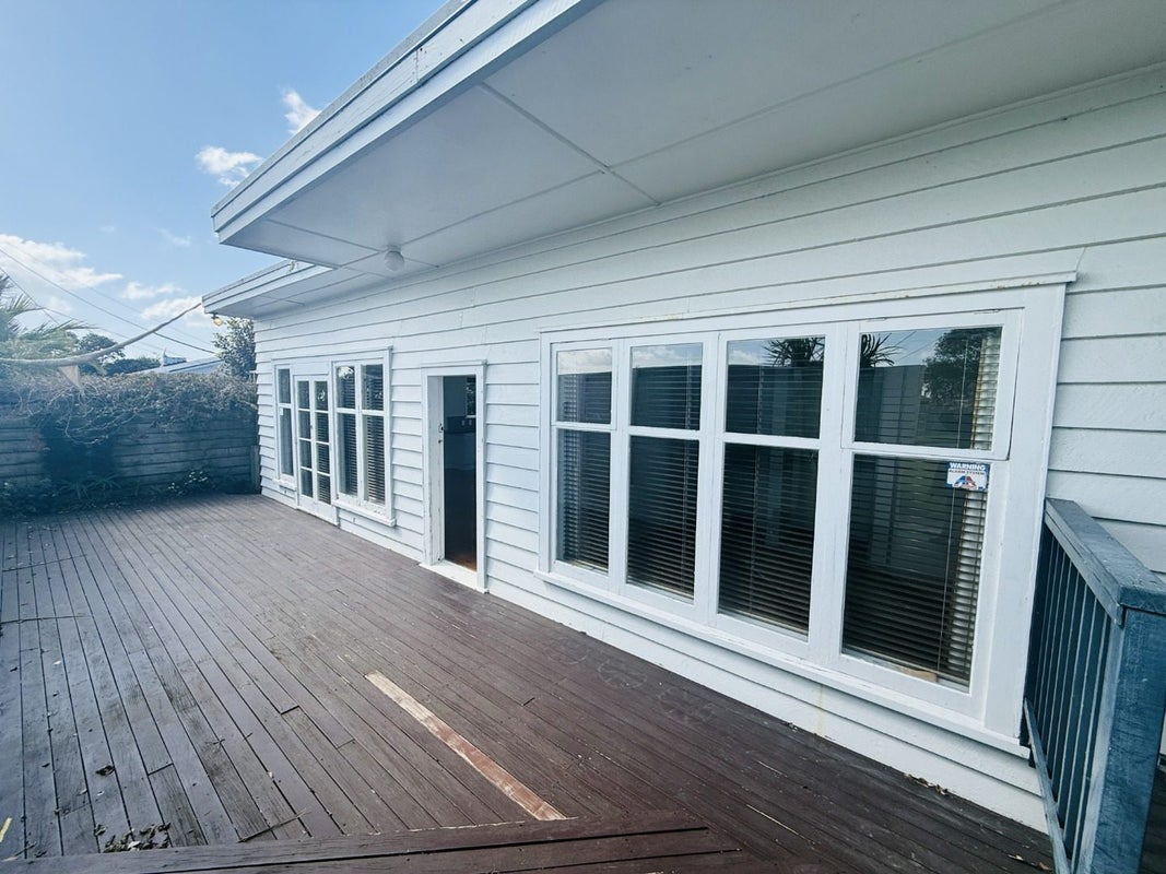 90 Arran Road, Browns Bay, Auckland - Carousel 18