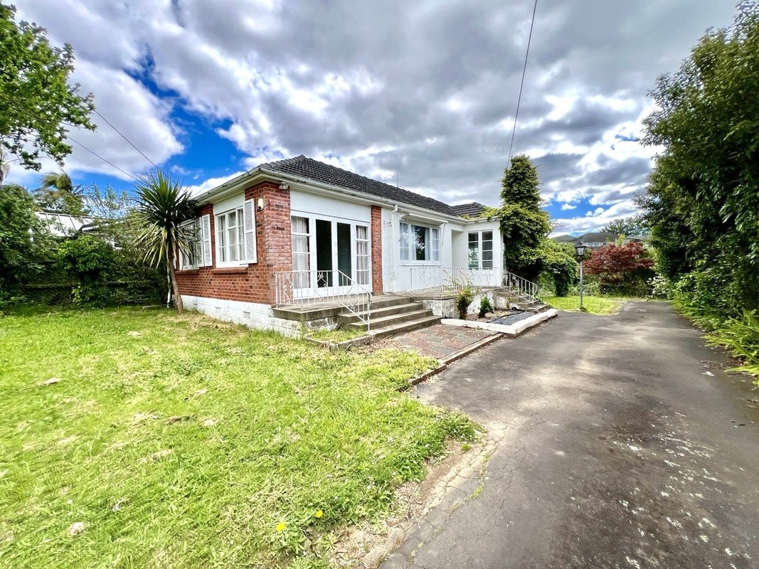 16 Sale Street, Cockle Bay, Auckland - Carousel 1