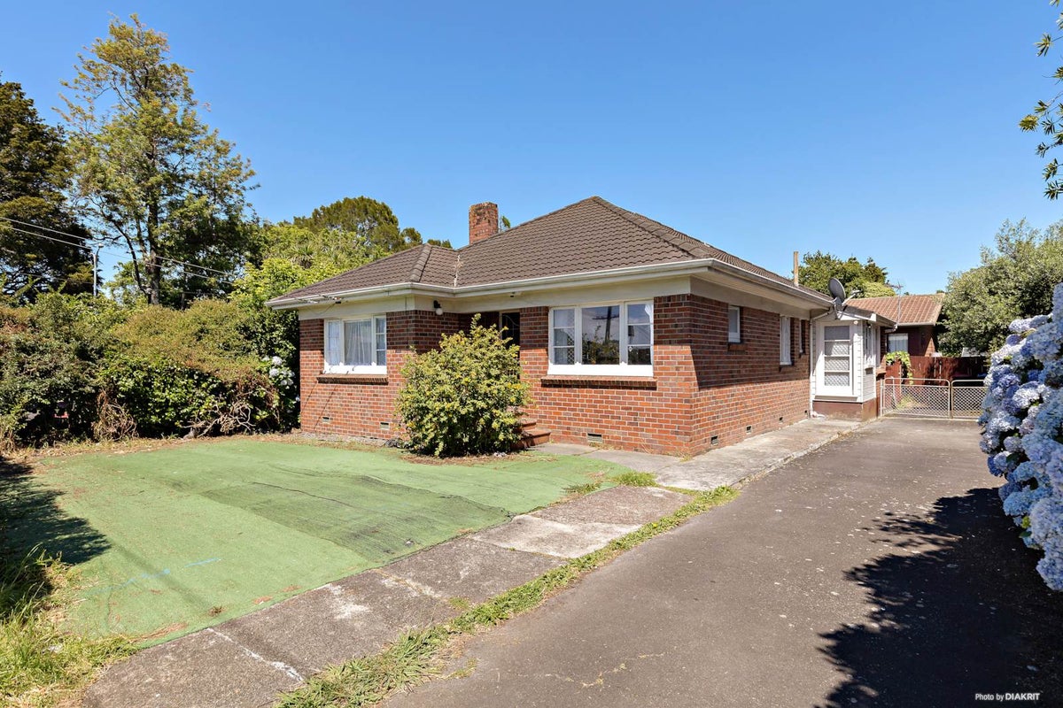 223 Sandringham Road, Sandringham, Auckland - Carousel 2