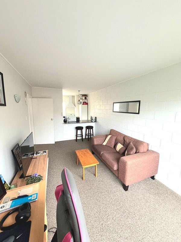 1/98 Cuba Street, Petone, Lower Hutt - Carousel 2