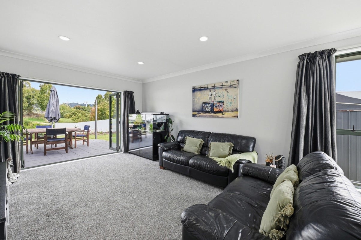7 Pukeko Street, Hillcrest, Rotorua - Carousel 2