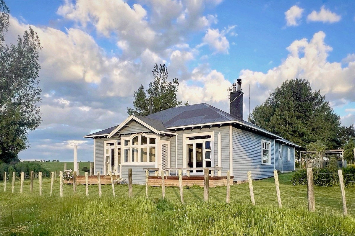 1926 Makino Road, Halcombe, Feilding - Carousel 1
