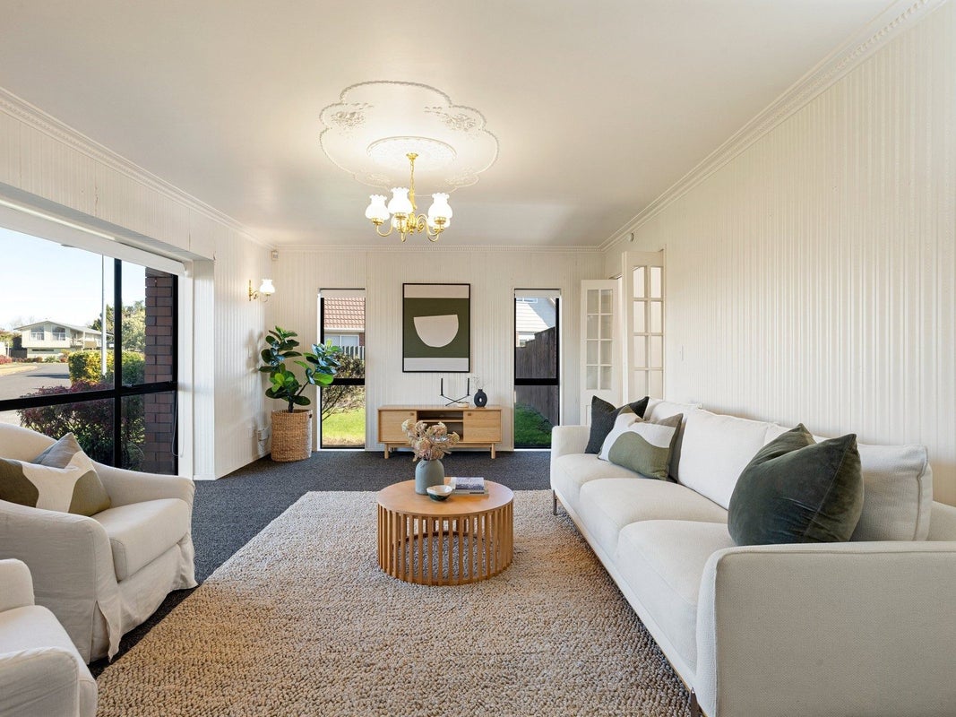 15 Cooper Place, Chedworth, Hamilton - Carousel 2