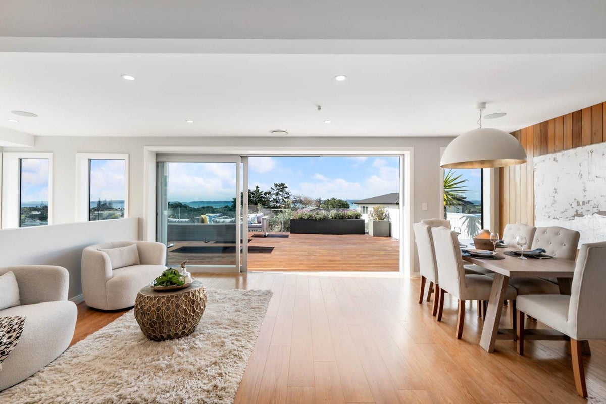 9 The Way, Beachlands, Auckland - Carousel 1