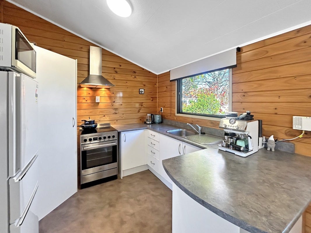 38A Hereford Street, West End, Palmerston North - Carousel 2