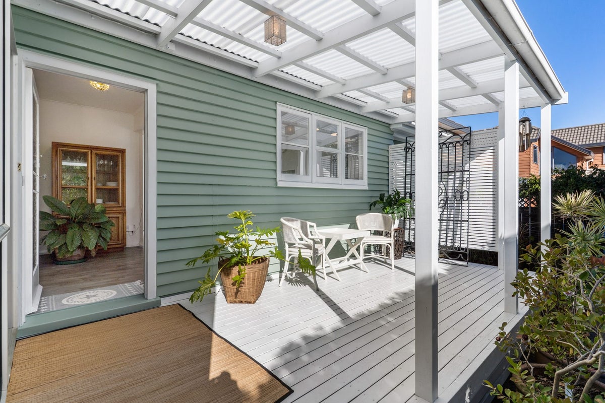 1/1130 New North Road, Mount Albert, Auckland - Carousel 1