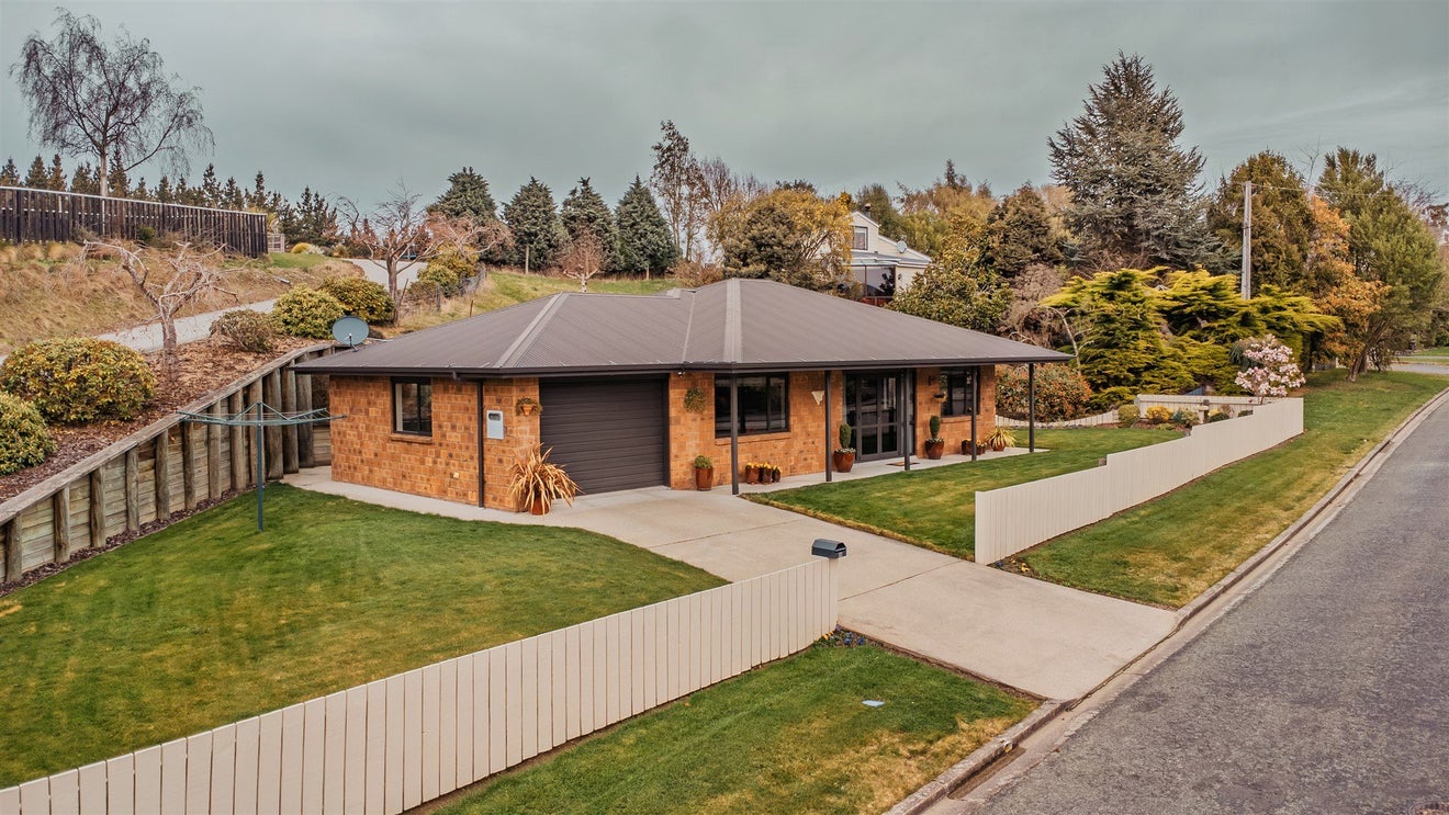 9B Keithmore Road, Balclutha - Carousel 1