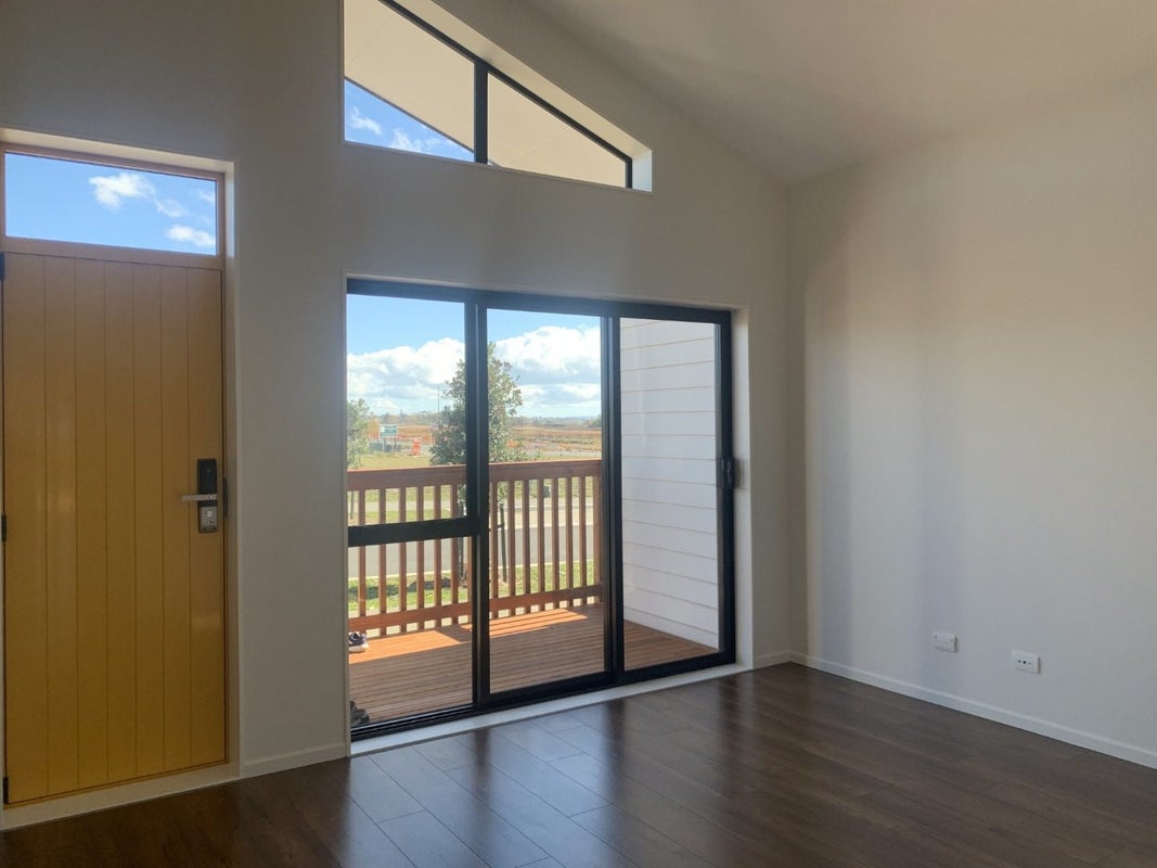 16 Noia Way, Karaka, Papakura - Carousel 2