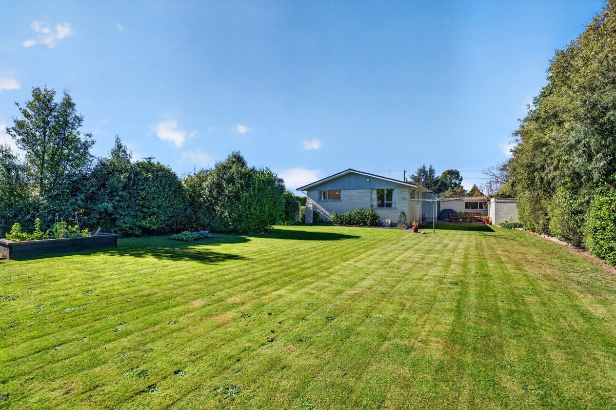 15 Kimberley Road, Darfield, Darfield - Carousel 1