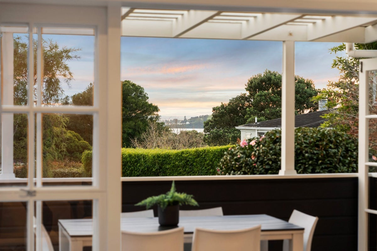 148 Coates Avenue, Orakei, Auckland - Carousel 2
