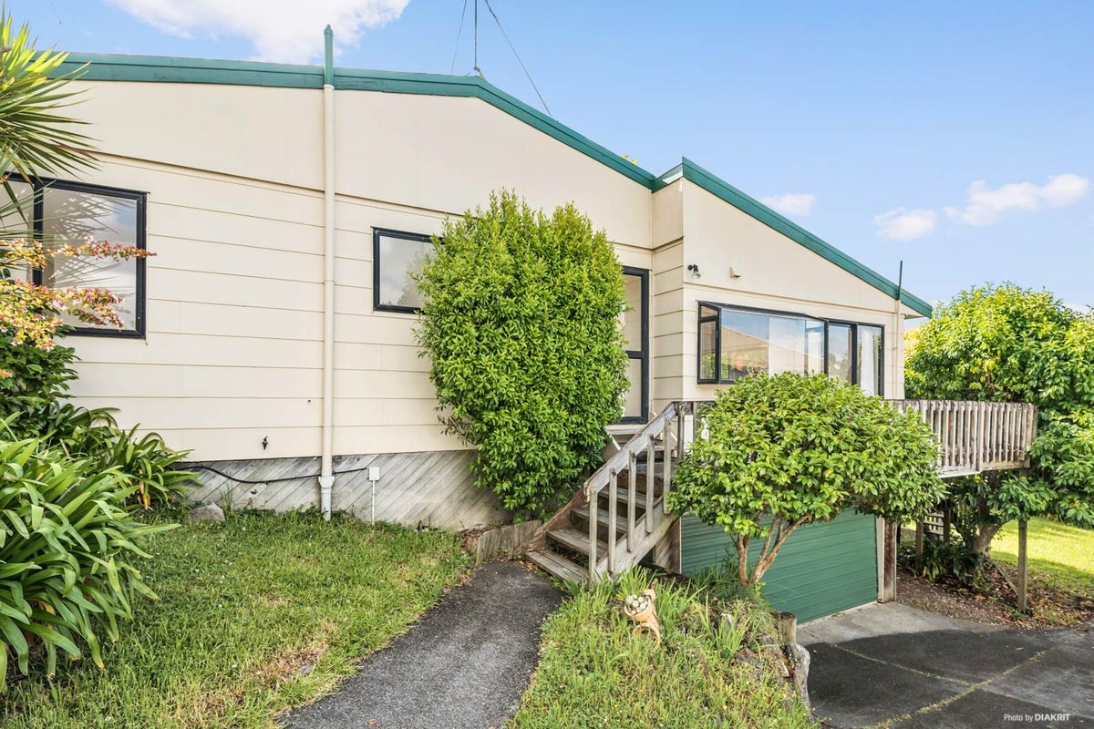 66B Trias Road, Totara Vale, Auckland - Carousel 2