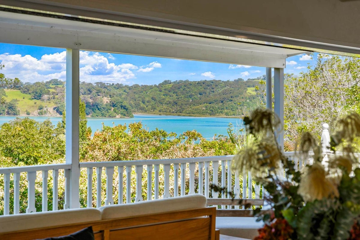 6 Young Street, Mahurangi East, Warkworth - Carousel 1