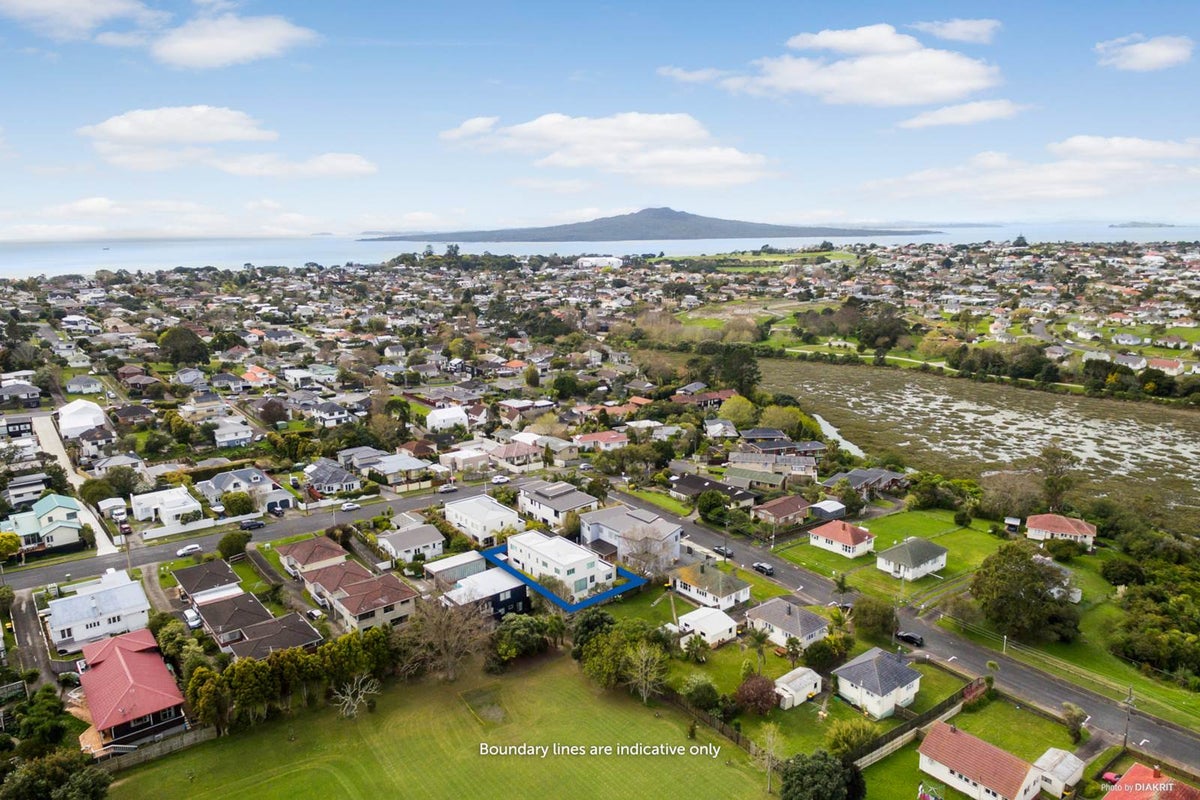 15A Waitemata Road, Hauraki, Auckland - Carousel 1