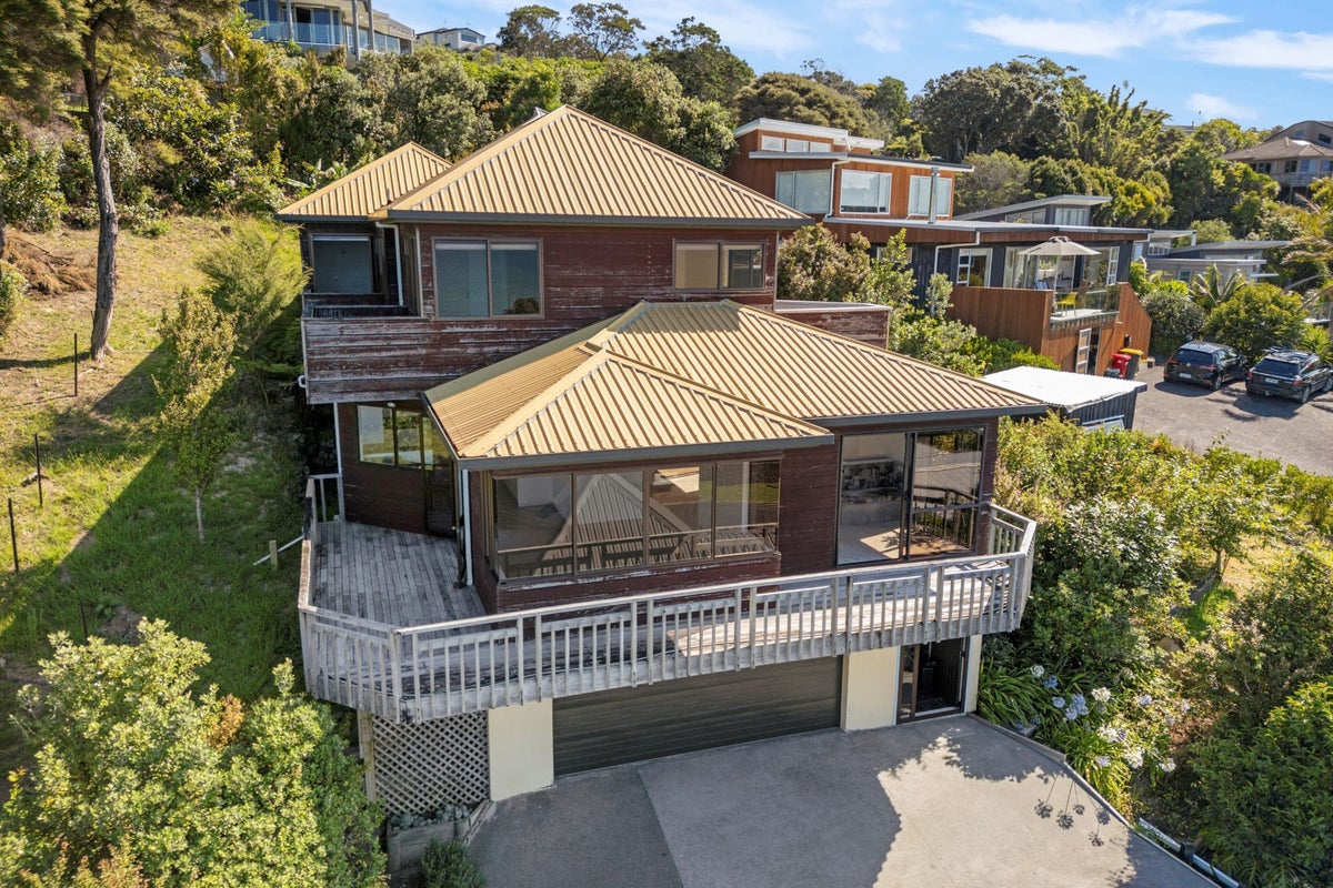 2/64 Duncansby Road, Stanmore Bay, Whangaparaoa - Carousel 1