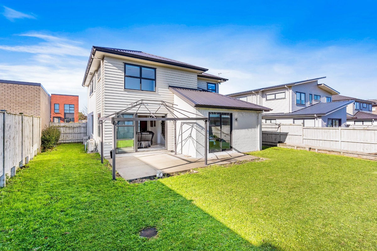 13 Pepene Avenue, Takanini, Auckland - Carousel 2
