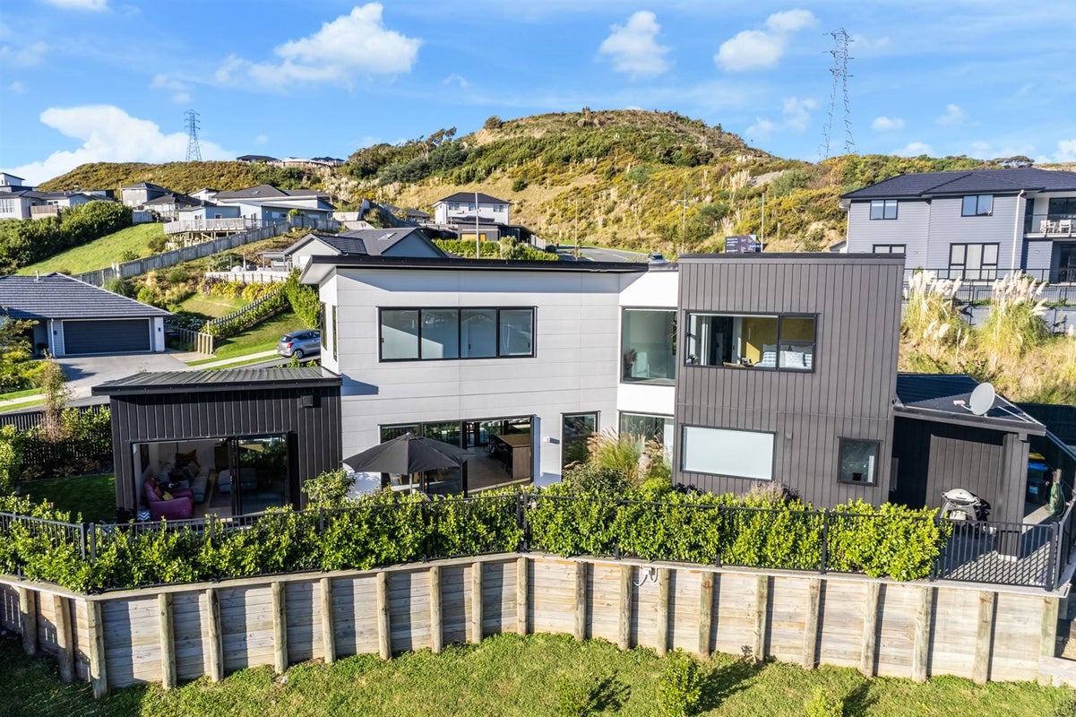 165 Navigation Drive, Whitby, Porirua - Carousel 31