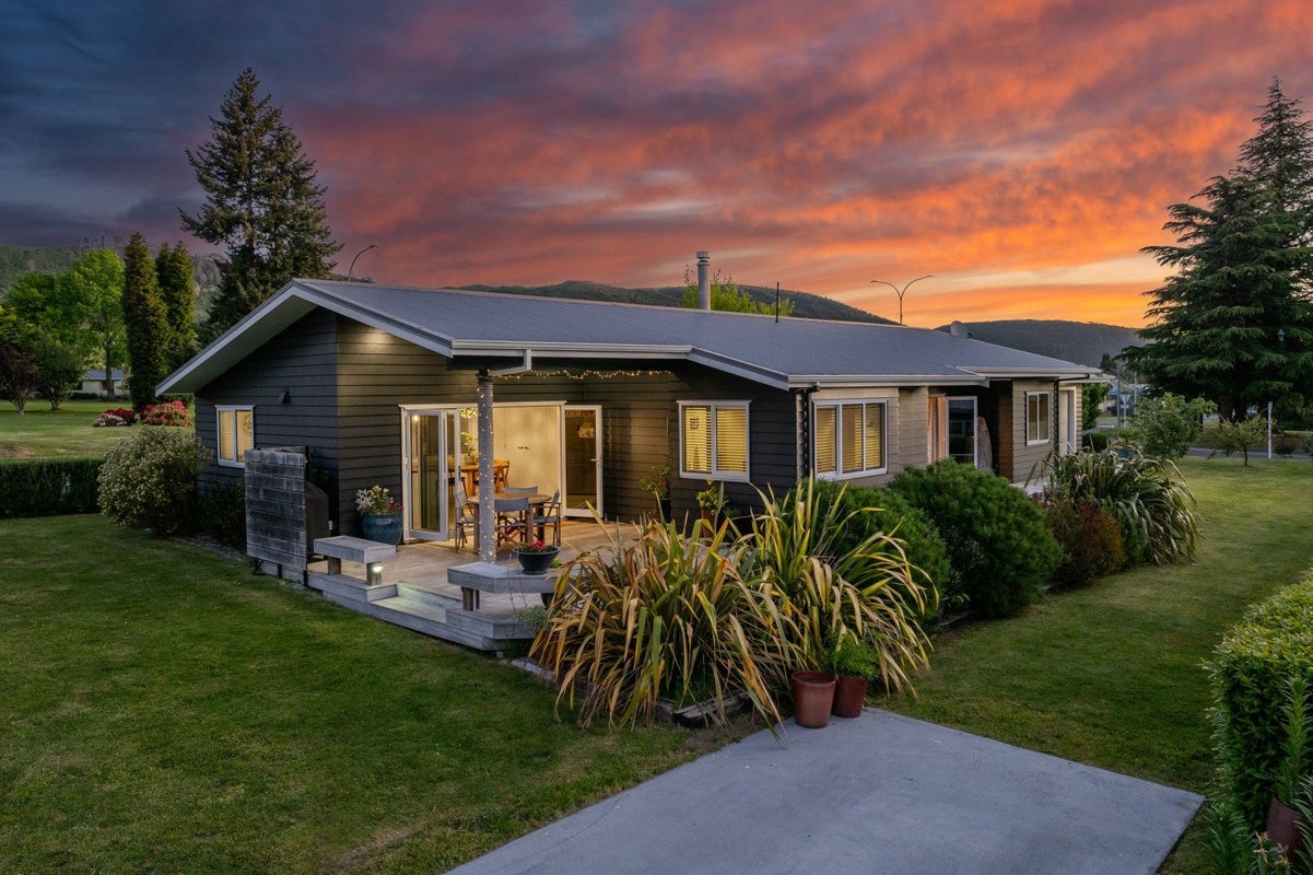 1 Seagers Close, Kinloch, Taupo - Carousel 1