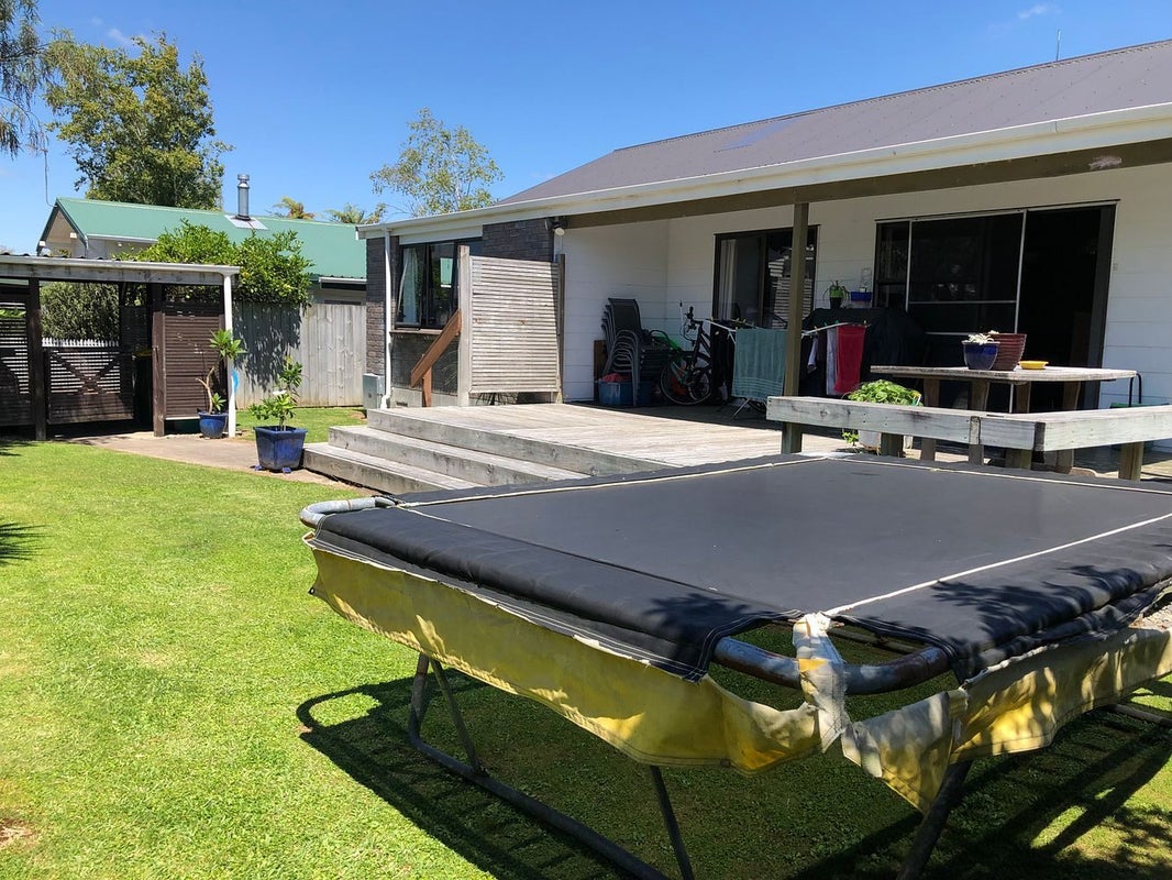 81 Te Aroha Street, Hamilton East, Hamilton - Carousel 13