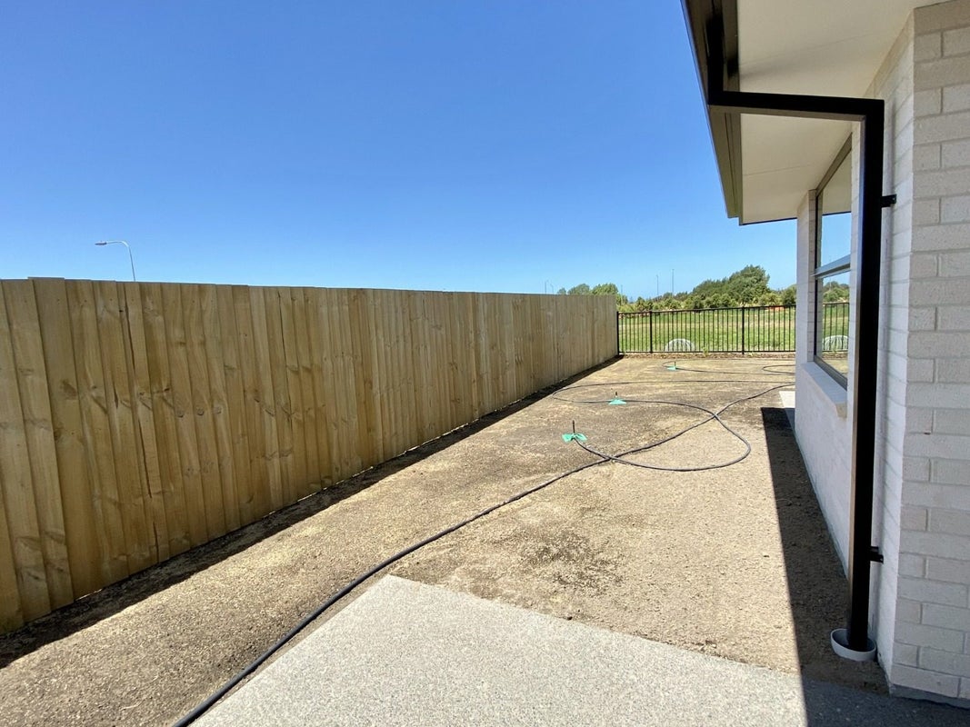 26 Arapawa Street, Belfast, Christchurch - Carousel 14