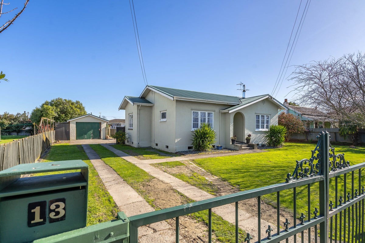 13 Waltons Avenue, Kuripuni, Masterton - Carousel 2