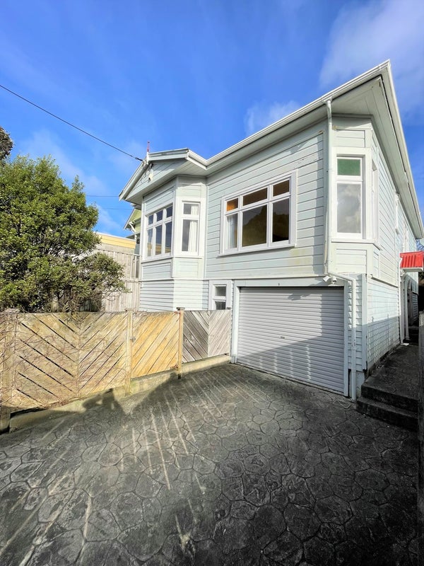 1 Hamilton Road, Hataitai, Wellington - Carousel 11