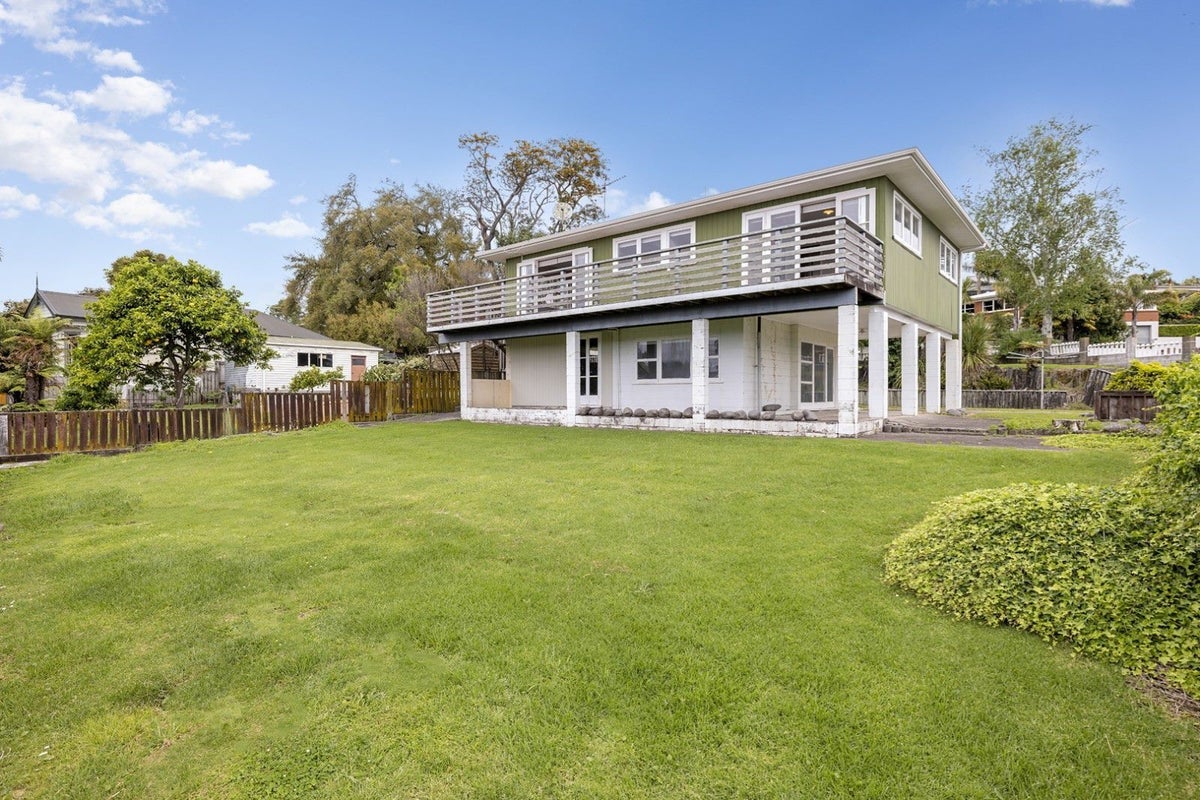309 Waihi Road, Judea, Tauranga - Carousel 1