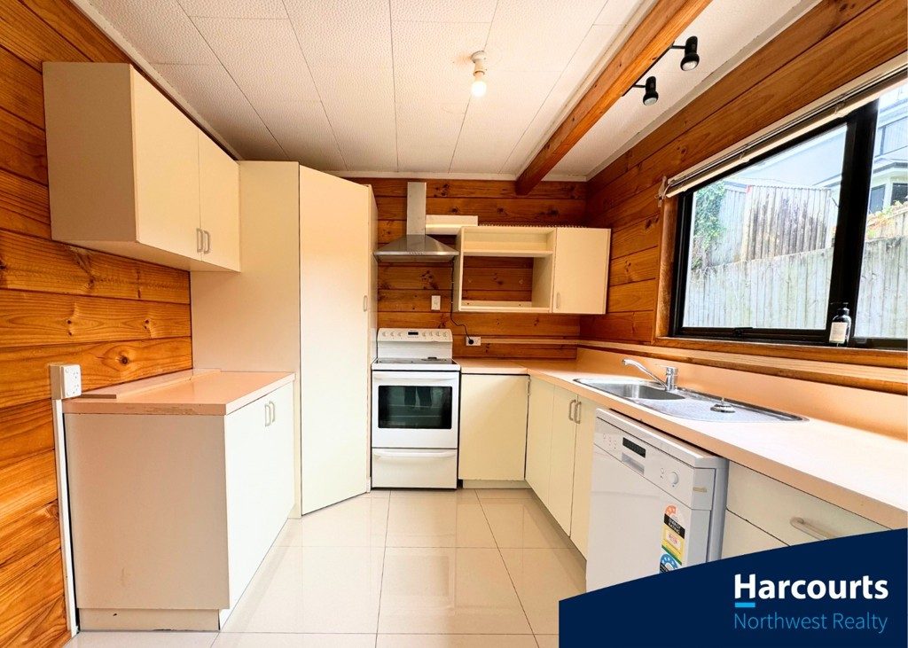 6A Cambric Place, Botany Downs, Auckland - Carousel 2