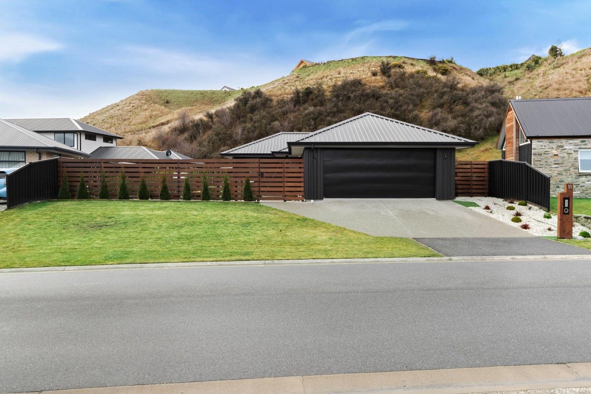 11 Sandford Terrace, Lower Shotover, Queenstown - Carousel 1