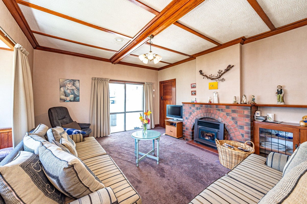 12 Duncan Street, Whanganui East, Whanganui - Carousel 2