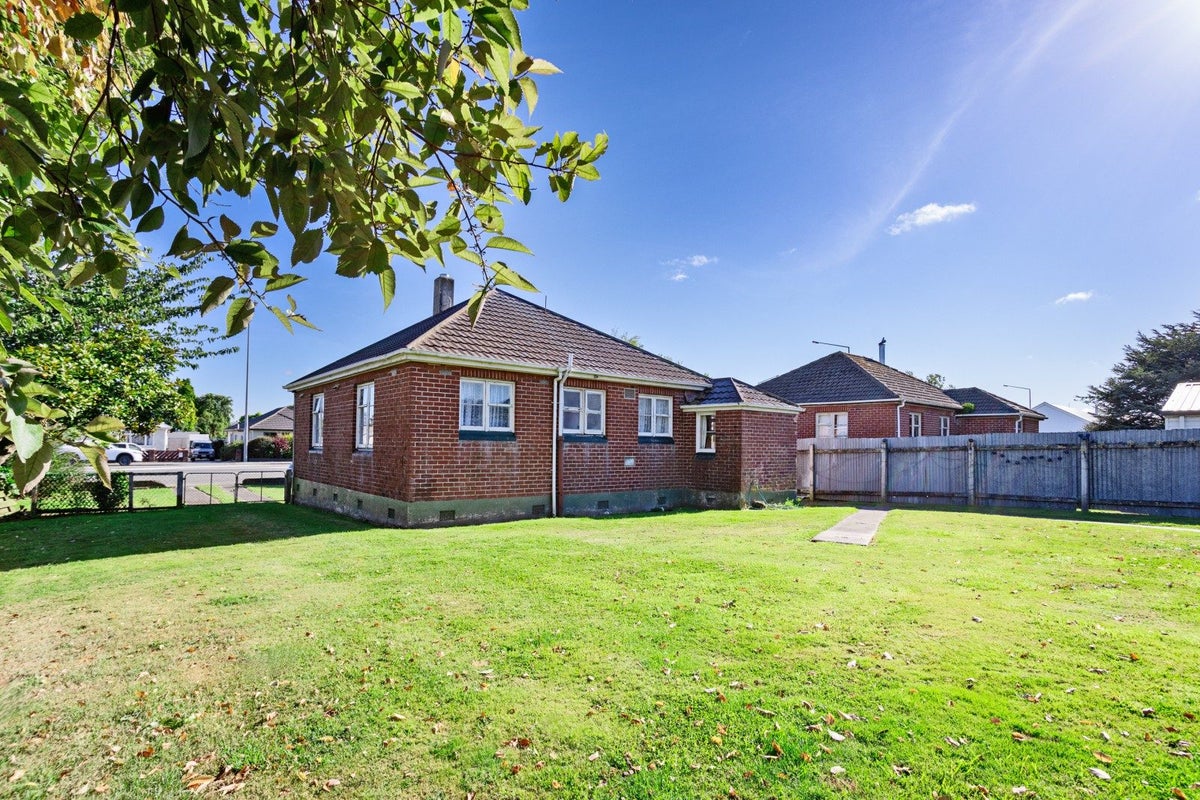 443 Tay Street, Turnbull Thomson Park, Invercargill - Carousel 2