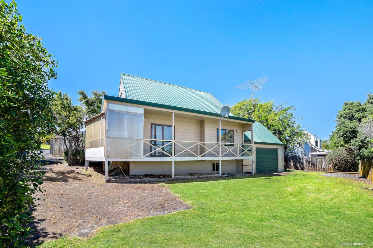 2/57 Browns Bay Road, Browns Bay, Auckland - Carousel 1