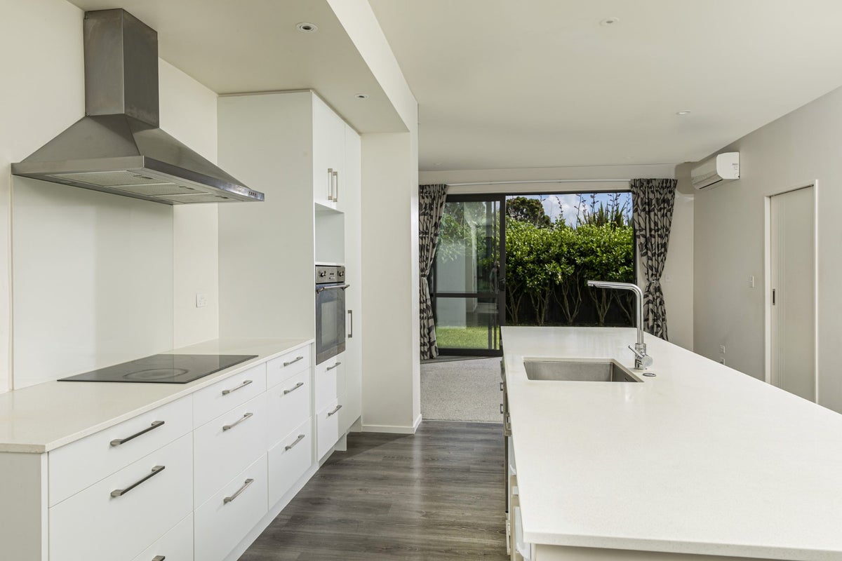 21 Carder Court, Hobsonville, Auckland - Carousel 2