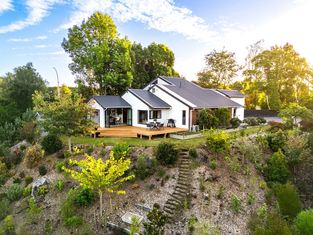 322 Hukanui Road, Queenwood, Hamilton - Carousel 1