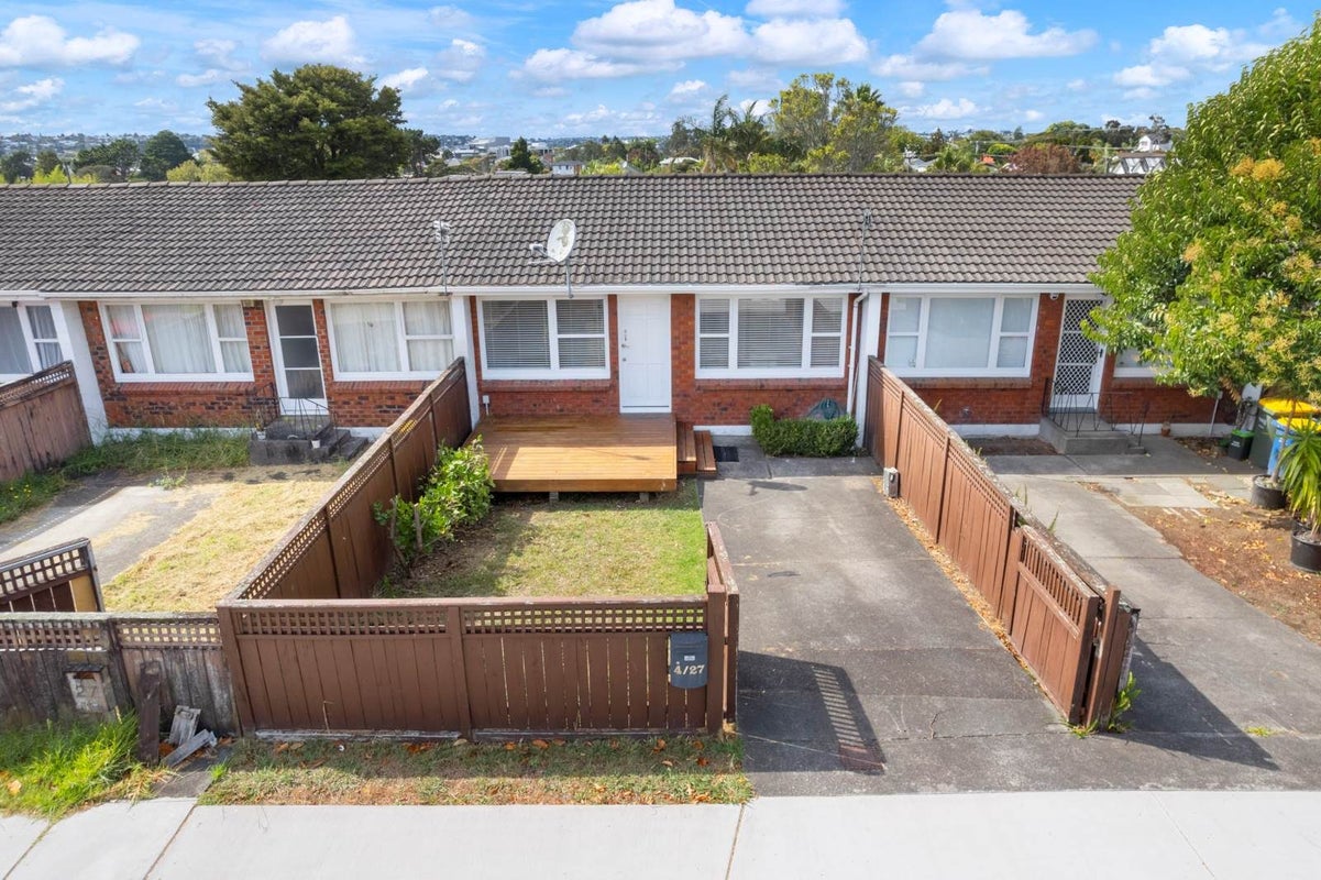 4/27 Nikau Street, New Lynn, Auckland - Carousel 1