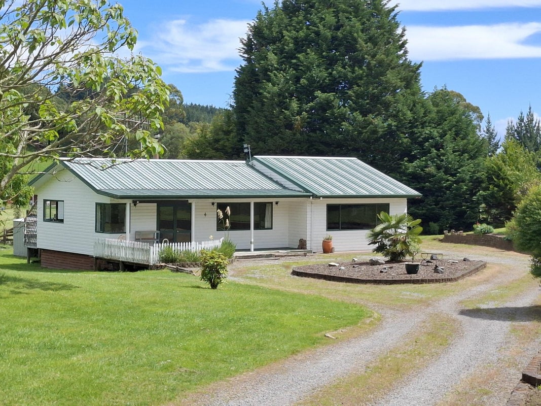 227 Whangamata Road, Kinloch, Taupo - Carousel 1