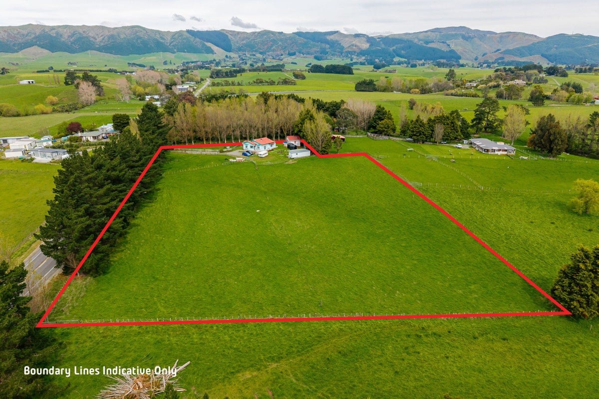 1074 Tennent Drive, Linton, Palmerston North - Carousel 1