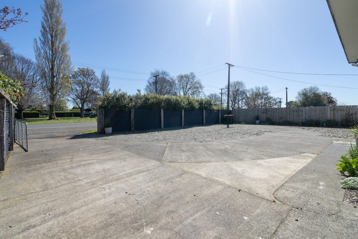 702 Boundary Road, Otautau - Carousel 17