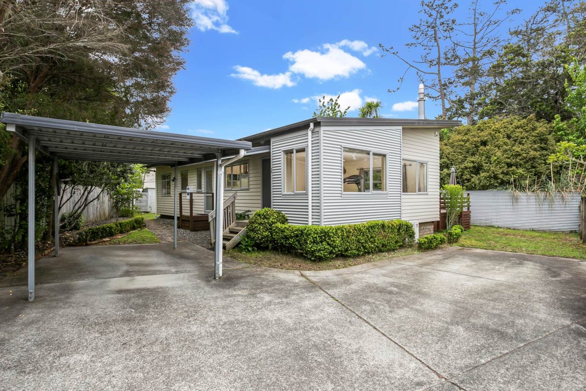57A Riverpark Crescent, Henderson, Auckland - Carousel 2