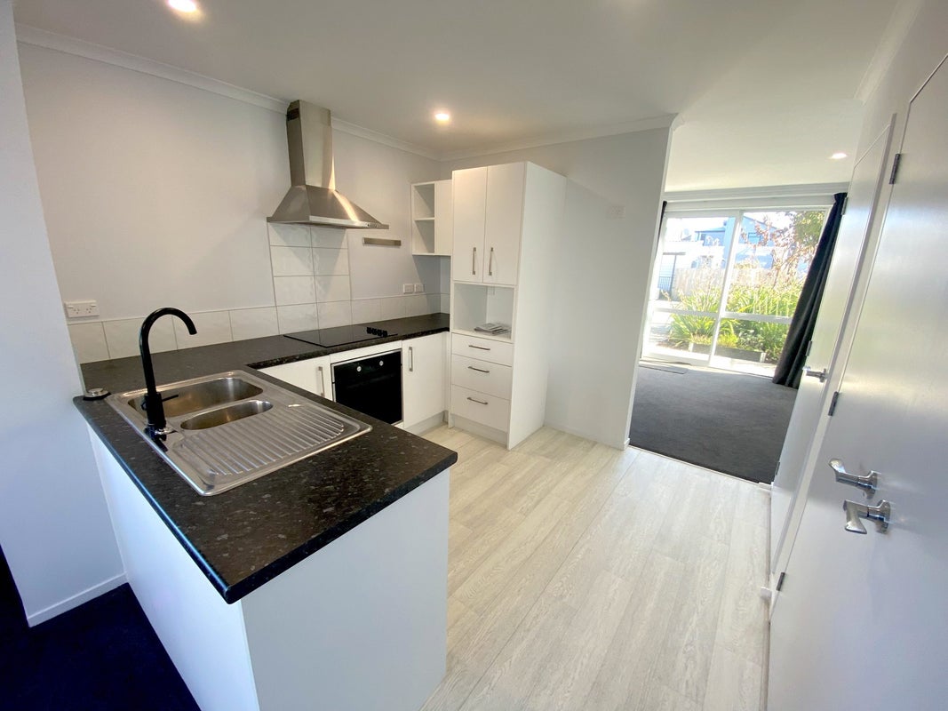 21C Sunnymead Road, Wai o Taiki Bay, Auckland - Carousel 2