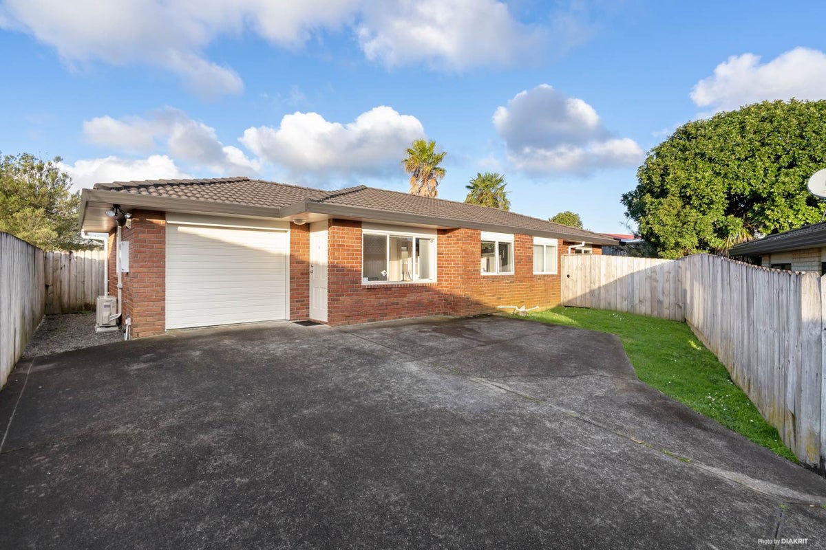7A Nerissa Place, Randwick Park, Auckland - Carousel 1
