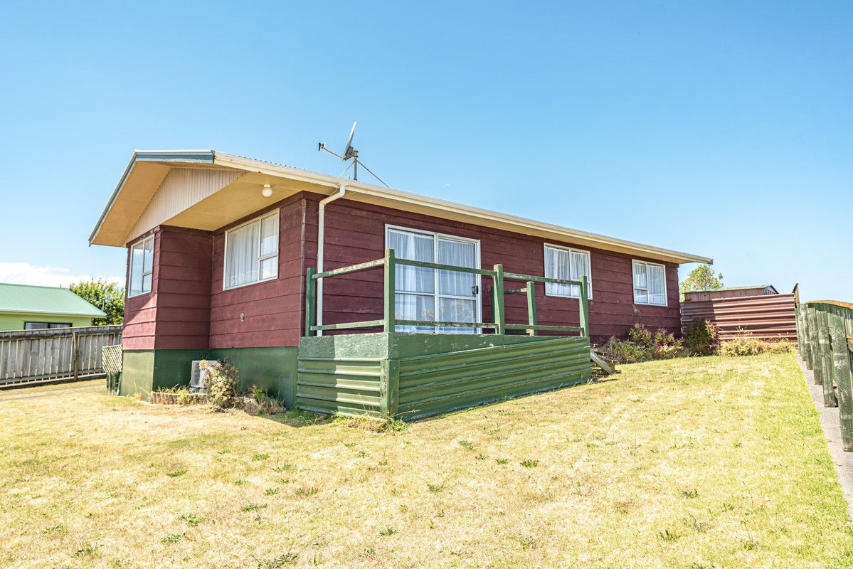 35 Karyn Street, Castlecliff, Whanganui - Carousel 1