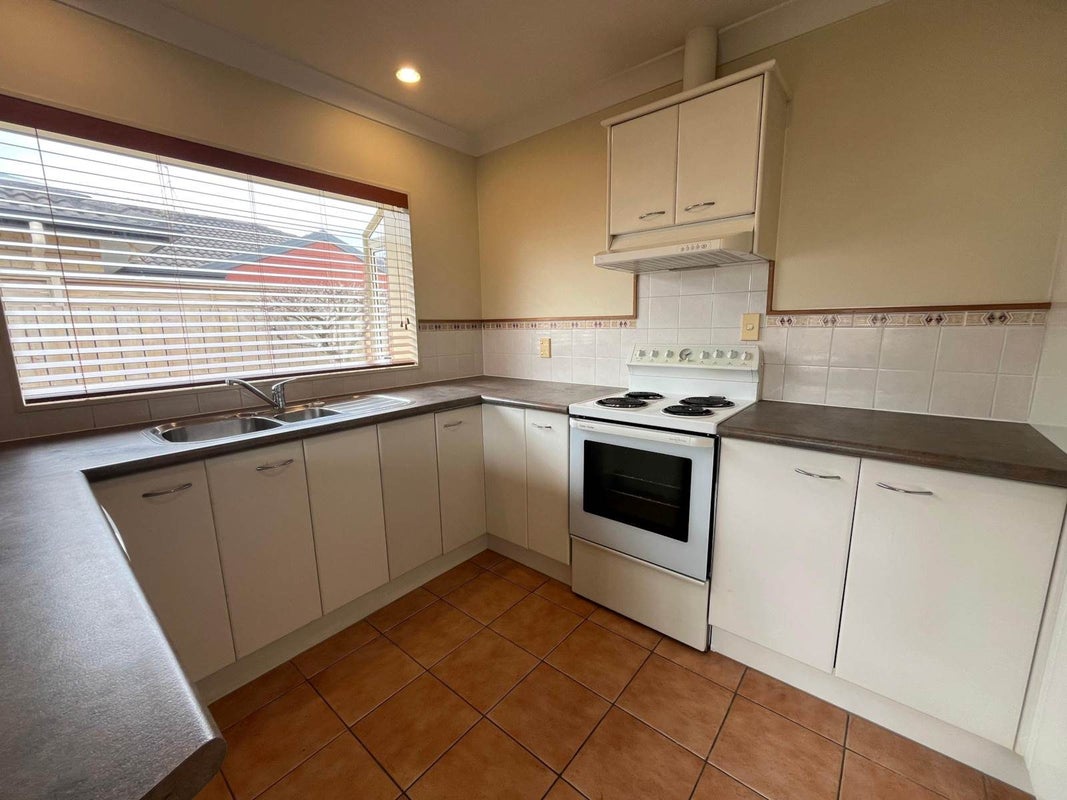 2/7 Argyle Avenue, Pahurehure, Papakura, Auckland - Carousel 2