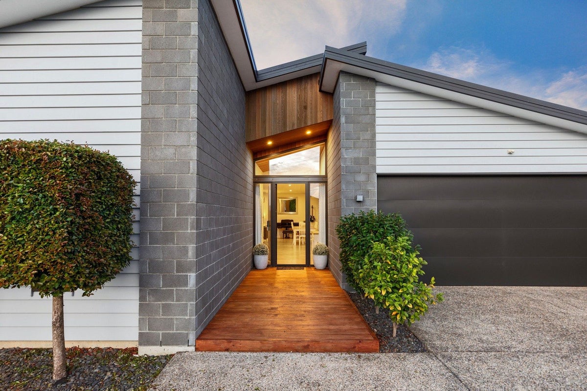 65 Te Ranga Memorial Drive, Pyes Pa, Tauranga - Carousel 1