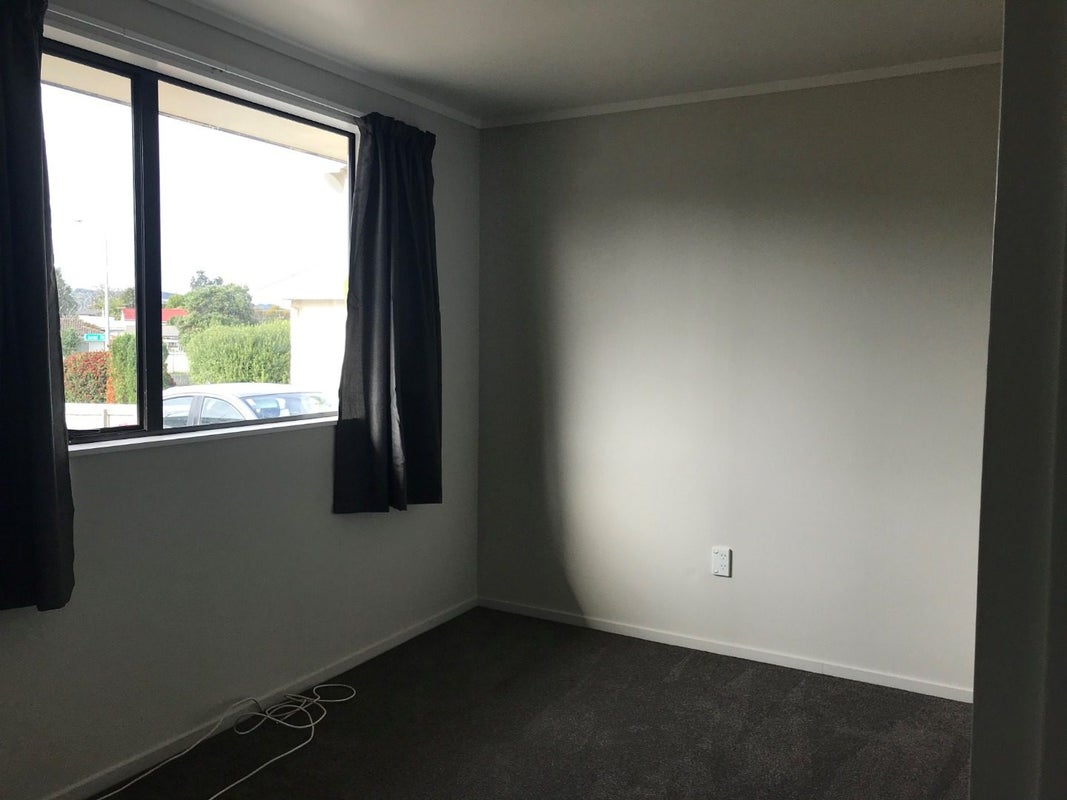 2/77 Redcrest Avenue, Red Hill, Papakura - Carousel 12