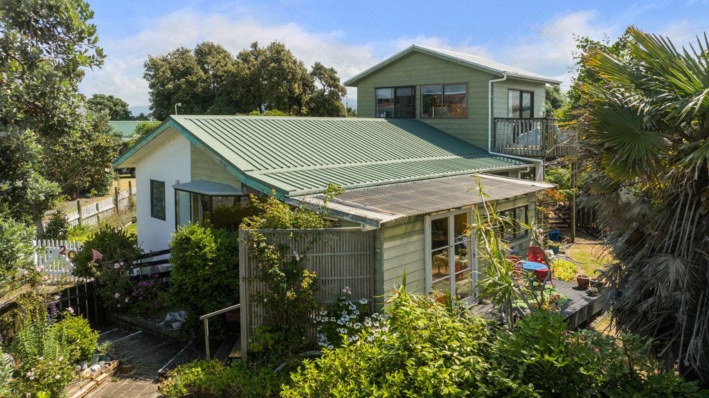 20 Papaunahi Road, Bowentown, Katikati - Carousel 2